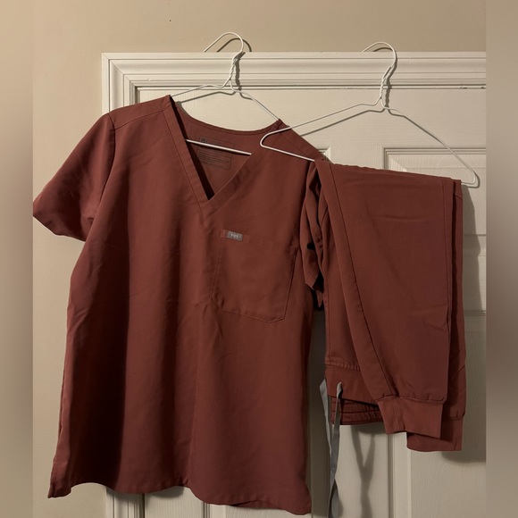 Figs Scrubs Mauve Catarina and Zamora - Picture 2 of 2